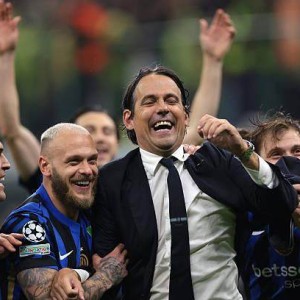 小因：为我的球员骄傲 弗拉泰西：庆祝时差点昏过去