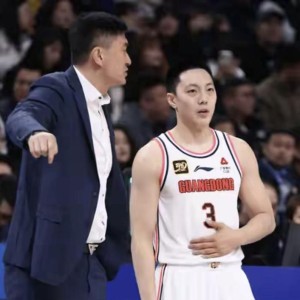 开云体育官网-高兴太早，广东队狂胜辽宁30分，却收坏消息，杜锋真能忍